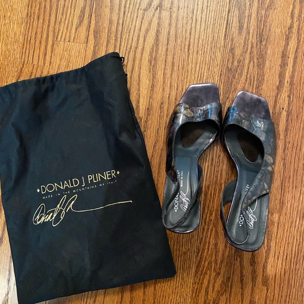 Gently used Donald Pliner Sling Back pumps